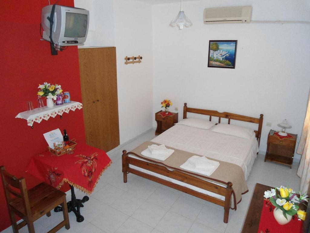 Evi Apartments And Studios Θεολόγος Δωμάτιο φωτογραφία