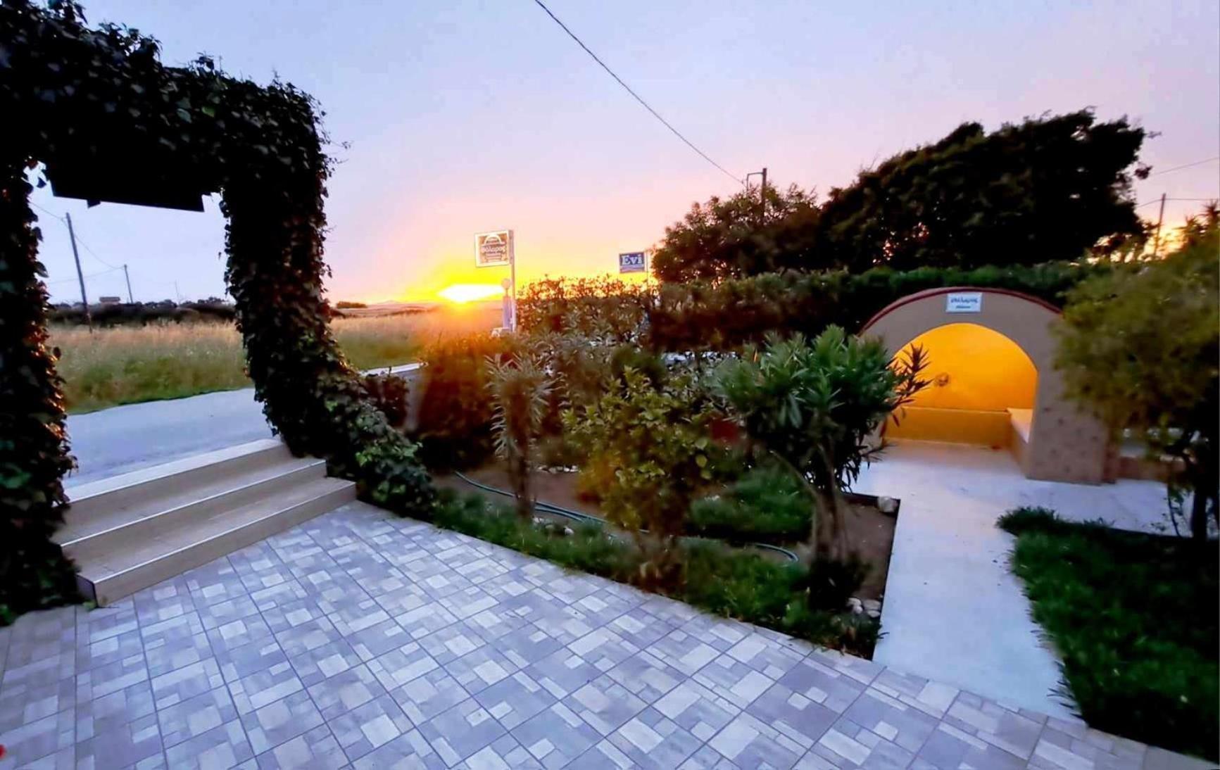 Evi Apartments And Studios Θεολόγος Εξωτερικό φωτογραφία