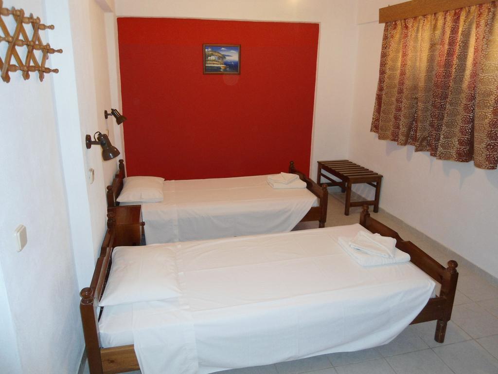 Evi Apartments And Studios Θεολόγος Δωμάτιο φωτογραφία
