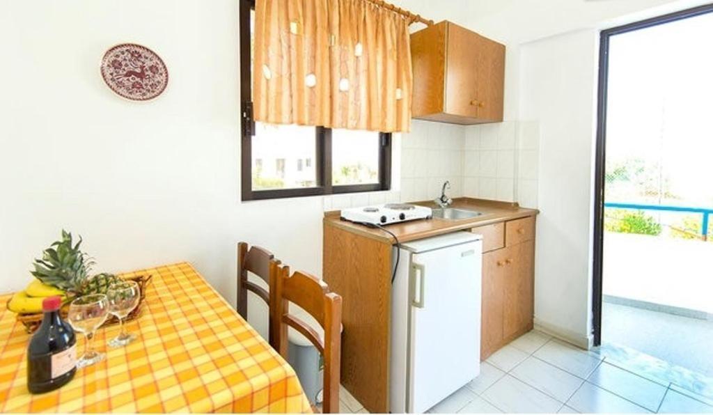 Evi Apartments And Studios Θεολόγος Εξωτερικό φωτογραφία