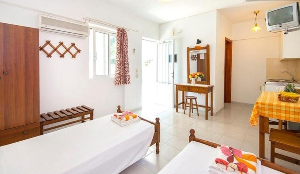Evi Apartments And Studios Θεολόγος Εξωτερικό φωτογραφία