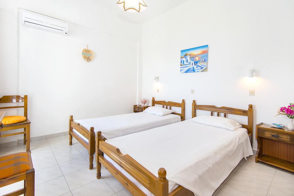 Evi Apartments And Studios Θεολόγος Δωμάτιο φωτογραφία