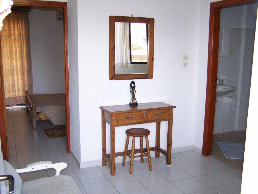 Evi Apartments And Studios Θεολόγος Δωμάτιο φωτογραφία