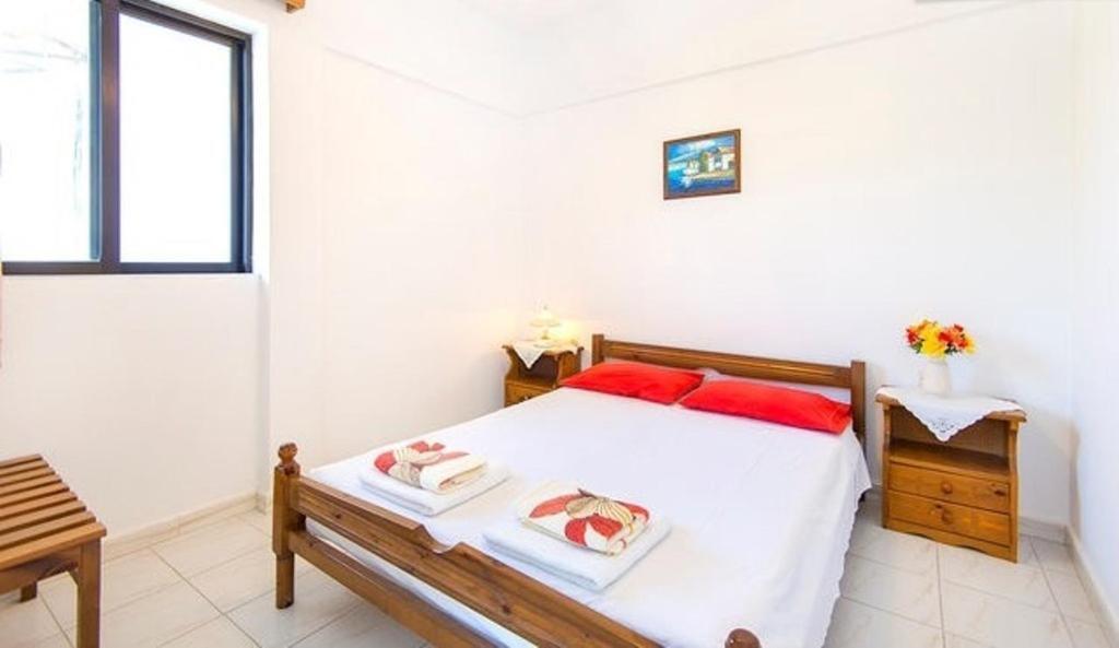 Evi Apartments And Studios Θεολόγος Δωμάτιο φωτογραφία